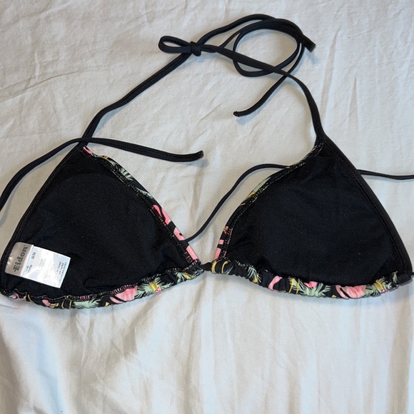 Flamingo Bikini top - Picture 2 of 3